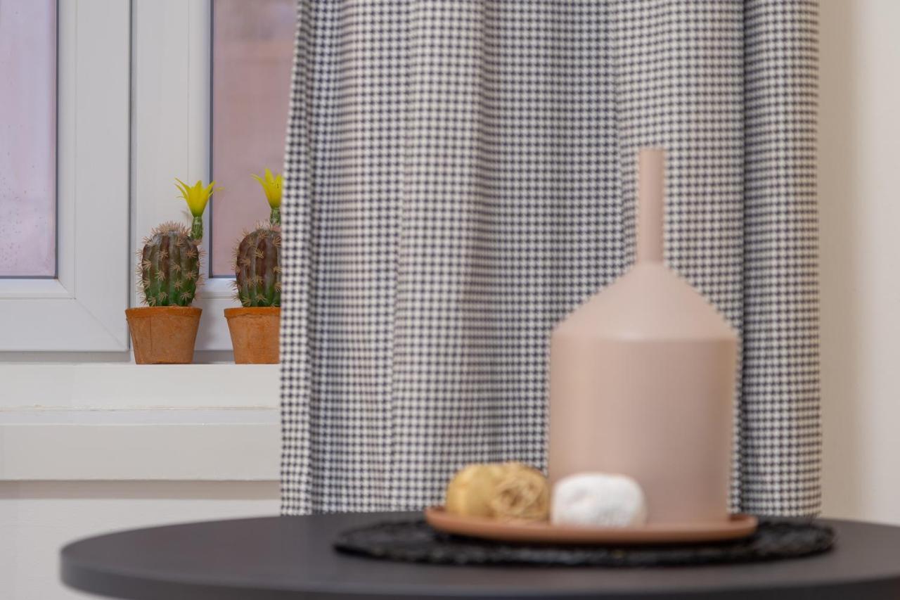 Tiny Cozy Studio In The City Center Triest Exterior foto